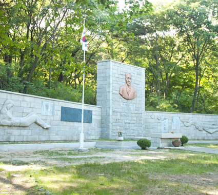 이준 묘소 사진